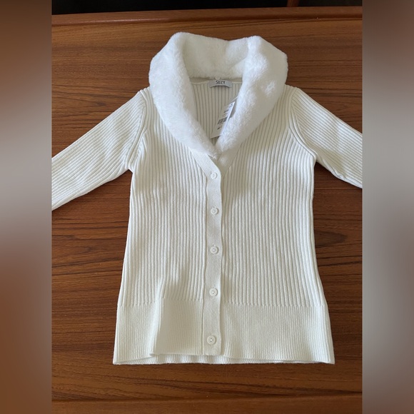 Suzy Shier Fur Trim Cardigan - Picture 2 of 8